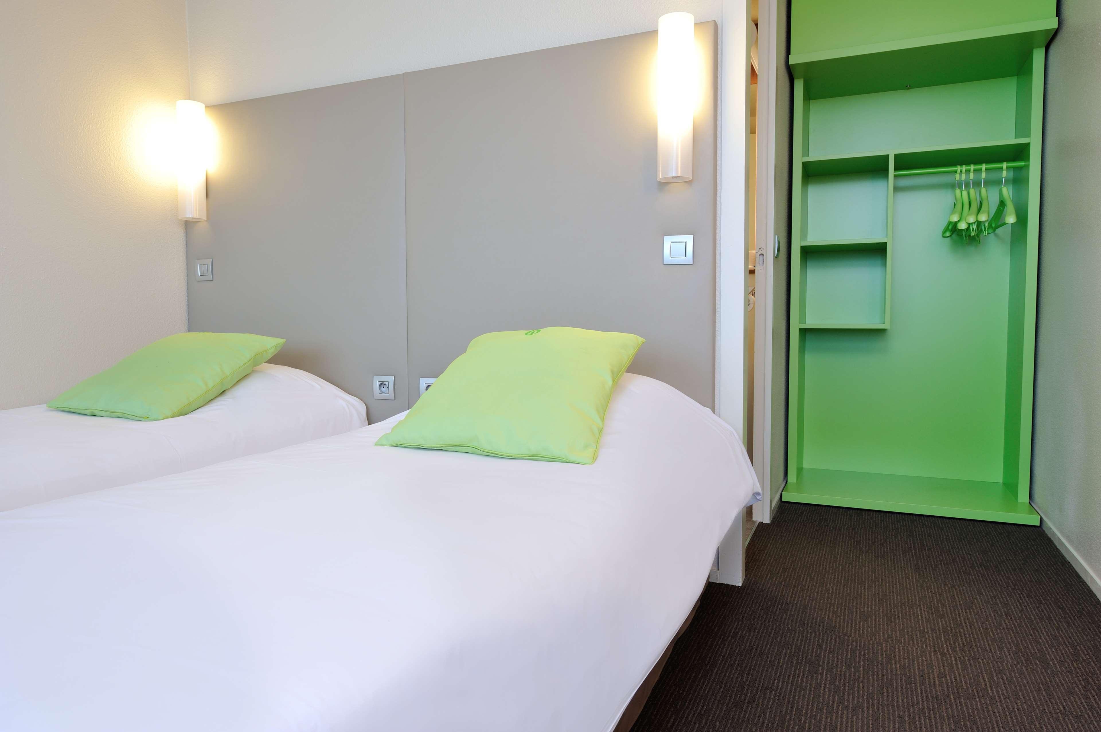 Hotel Campanile Lille - Seclin Exterior foto