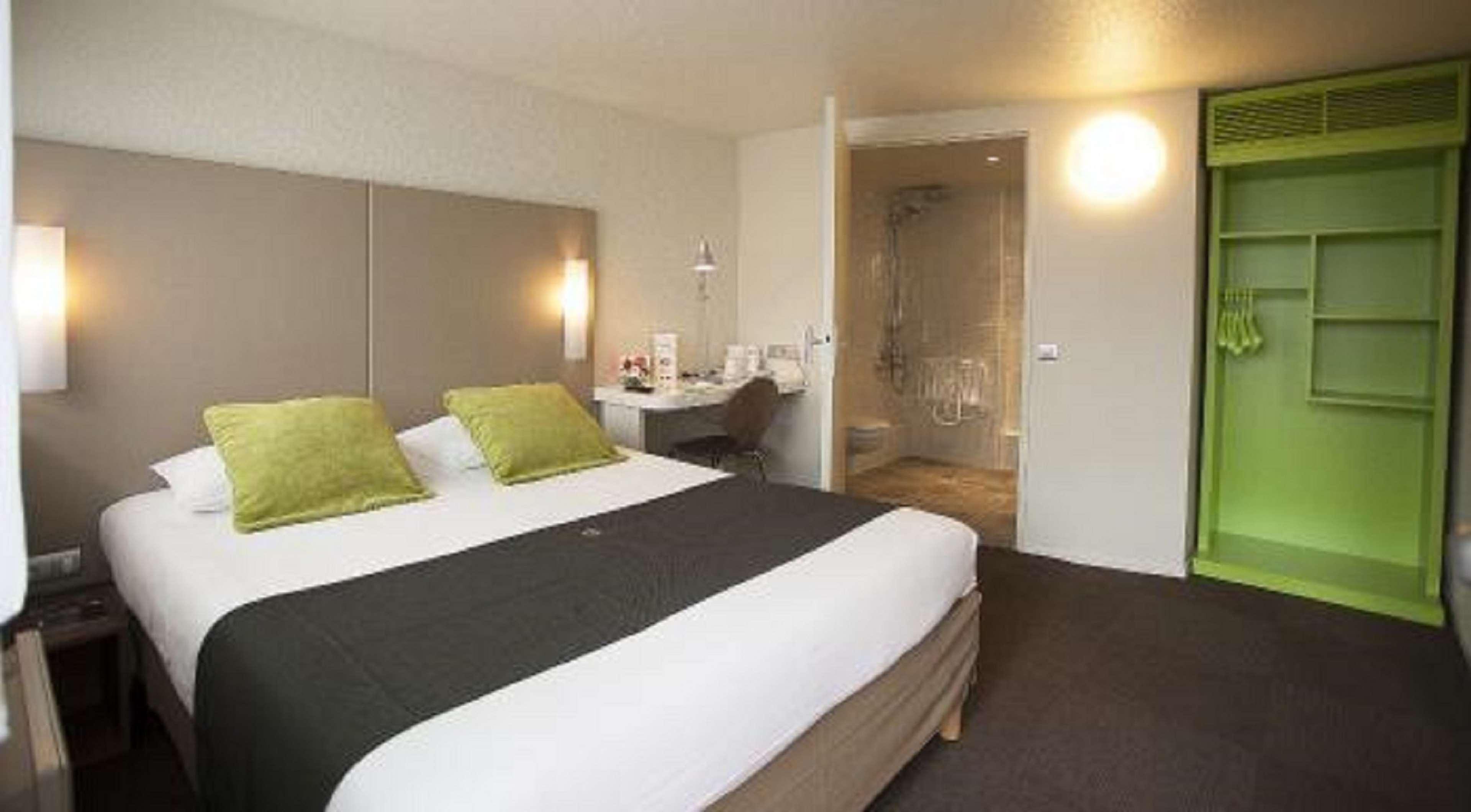 Hotel Campanile Lille - Seclin Exterior foto