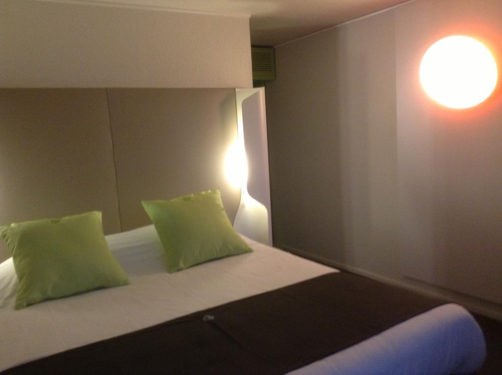 Hotel Campanile Lille - Seclin Habitación foto
