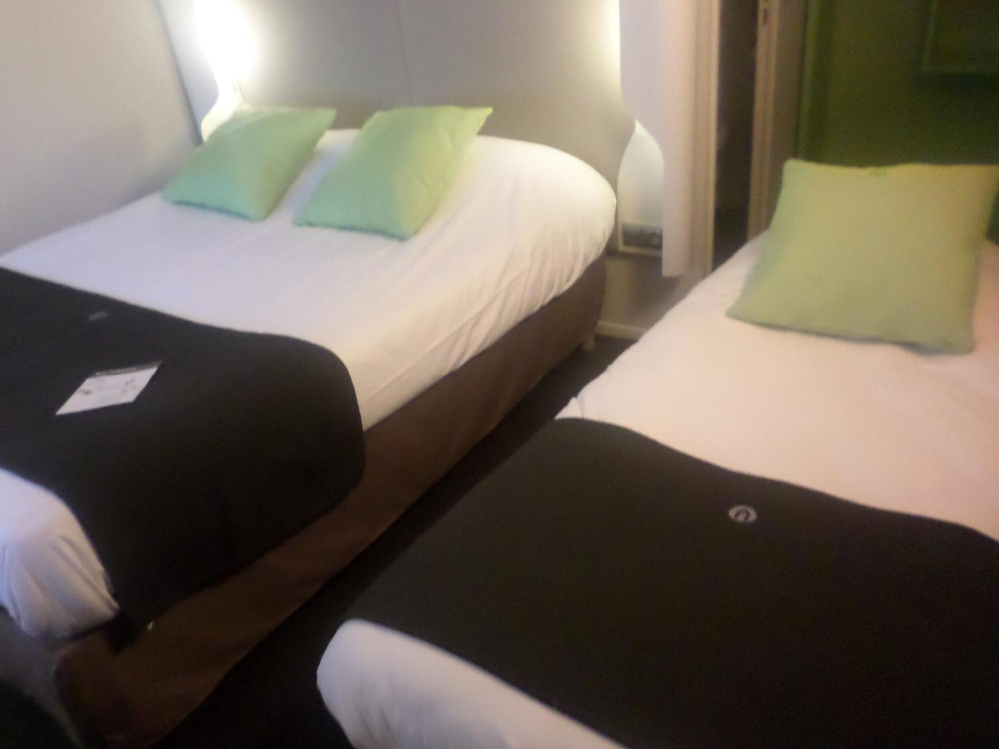 Hotel Campanile Lille - Seclin Habitación foto